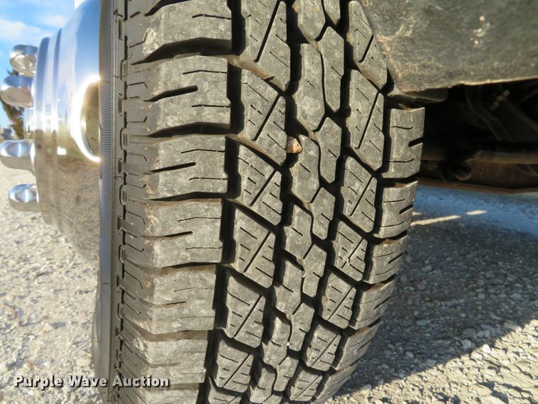 image for item DH1748 2009 Ford E350 Super Duty shuttle bus