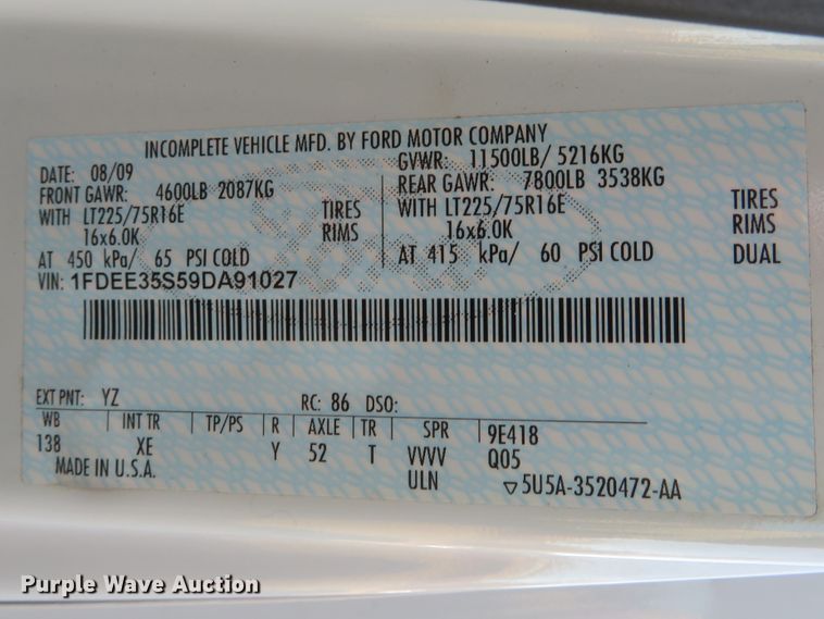 image for item DH1748 2009 Ford E350 Super Duty shuttle bus