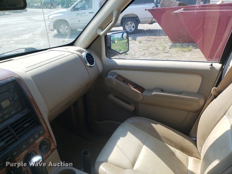 image for item DH2828 2007 Ford Explorer SUV