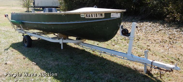image for item DH3626 1980 Starlite jon boat