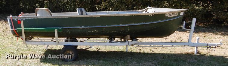 image for item DH3626 1980 Starlite jon boat