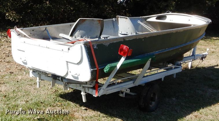 image for item DH3626 1980 Starlite jon boat