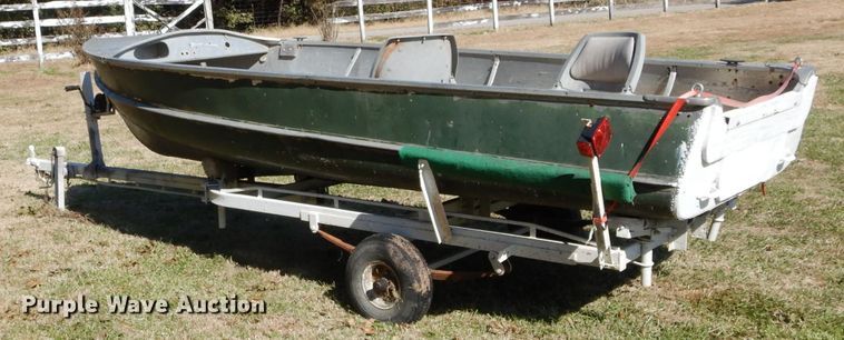 image for item DH3626 1980 Starlite jon boat