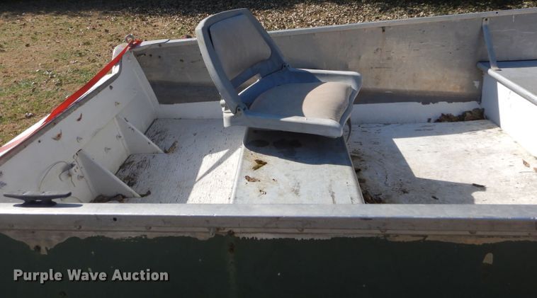 image for item DH3626 1980 Starlite jon boat