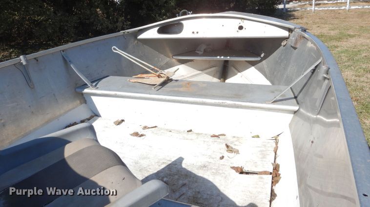 image for item DH3626 1980 Starlite jon boat