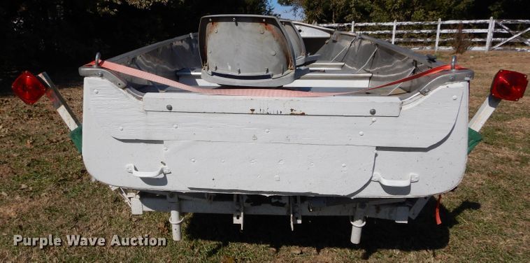 image for item DH3626 1980 Starlite jon boat