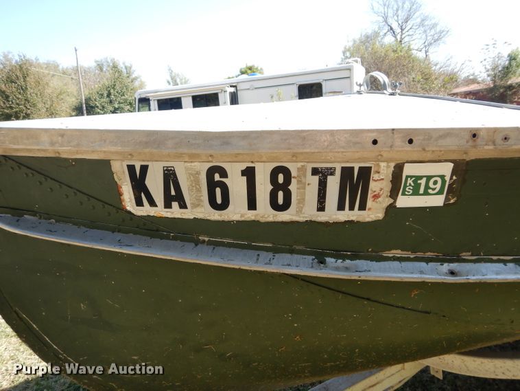 image for item DH3626 1980 Starlite jon boat