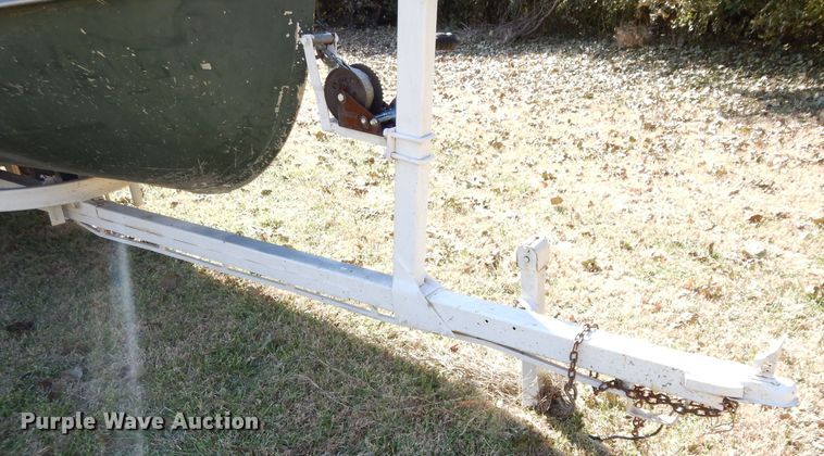 image for item DH3626 1980 Starlite jon boat