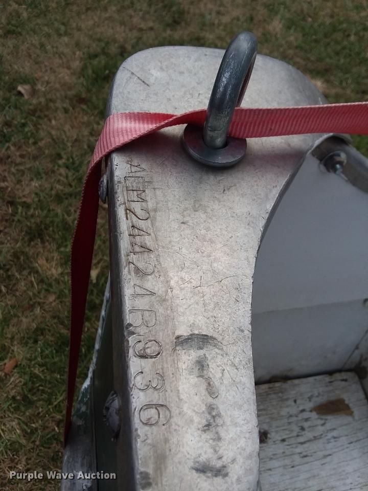 image for item DH3626 1980 Starlite jon boat