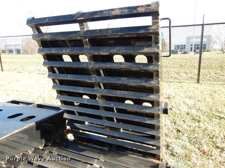 image for item DH4282 2019 Big Tex 25GN-25BK+5MR equipment trailer