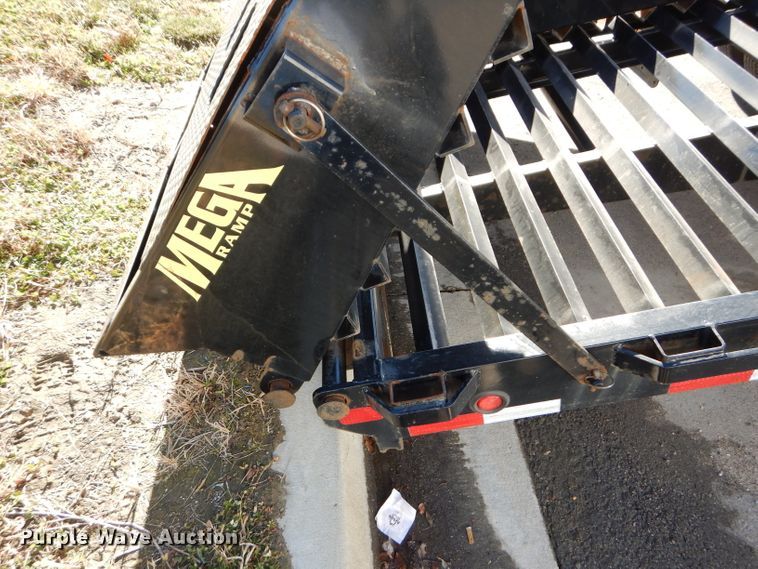 image for item DH4282 2019 Big Tex 25GN-25BK+5MR equipment trailer