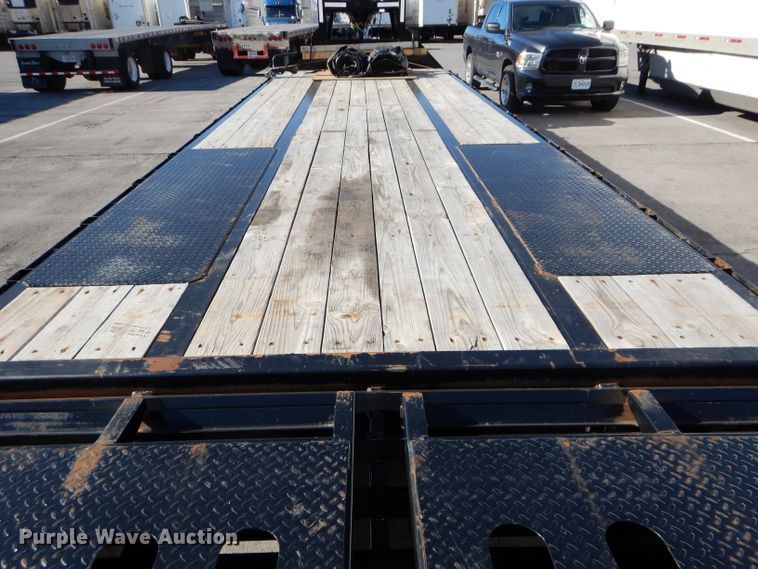 image for item DH4282 2019 Big Tex 25GN-25BK+5MR equipment trailer