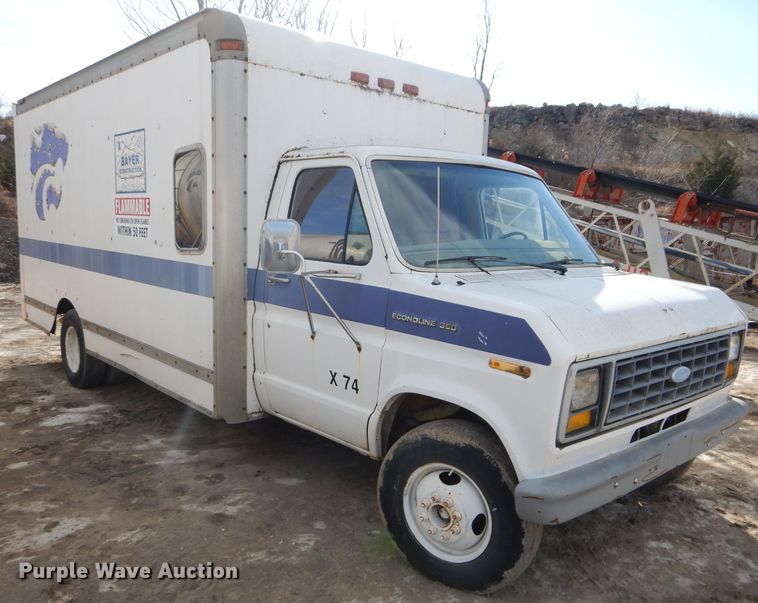 image for item DH4289 1984 Ford Econoline E350 box truck