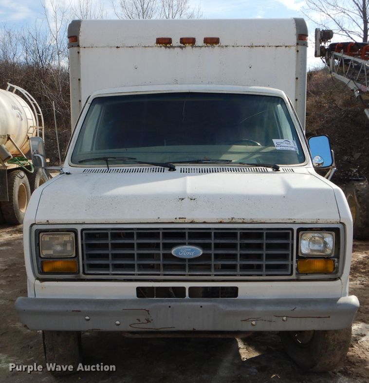 image for item DH4289 1984 Ford Econoline E350 box truck