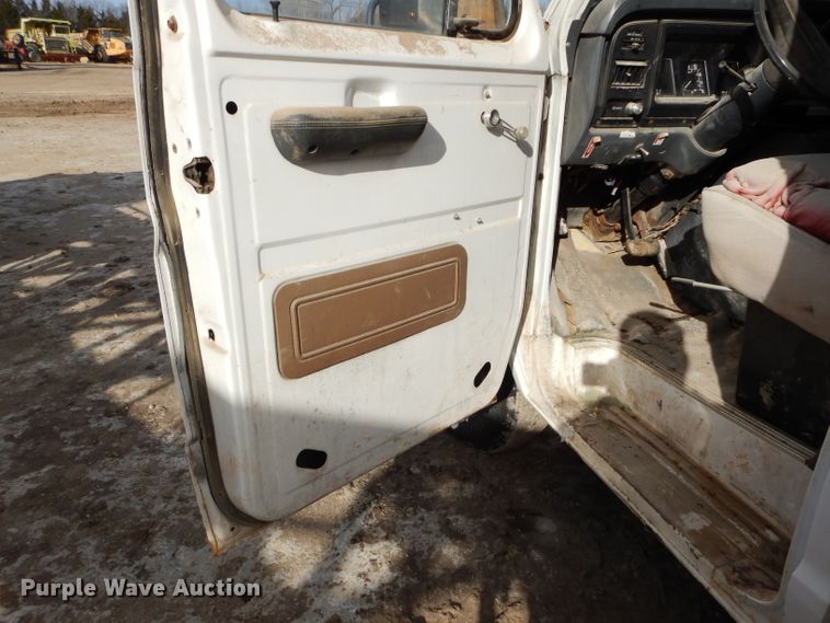 image for item DH4289 1984 Ford Econoline E350 box truck