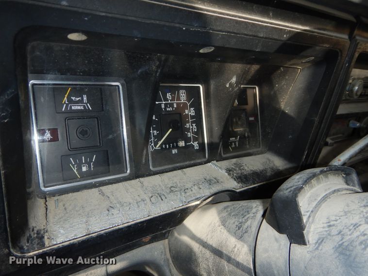 image for item DH4289 1984 Ford Econoline E350 box truck