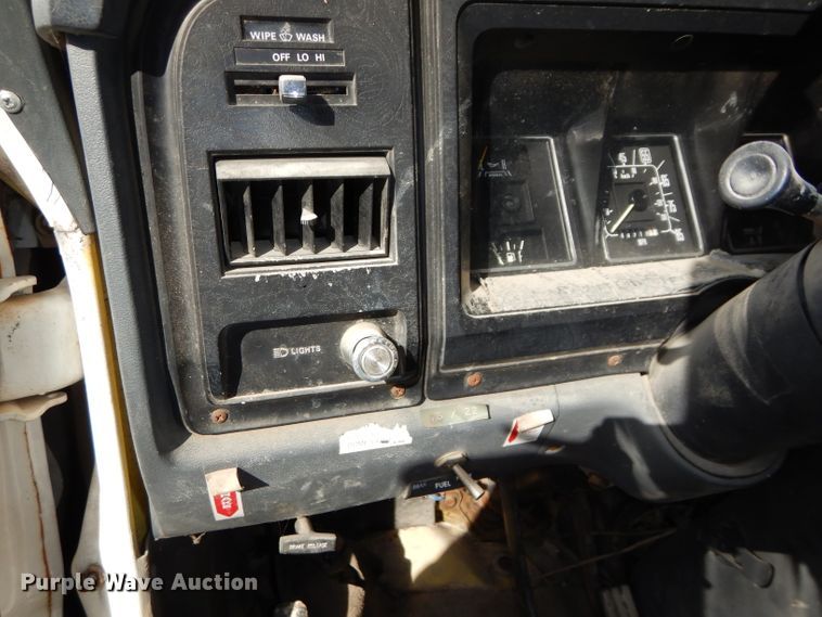 image for item DH4289 1984 Ford Econoline E350 box truck