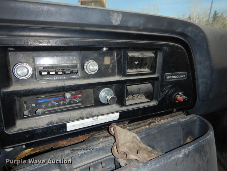 image for item DH4289 1984 Ford Econoline E350 box truck