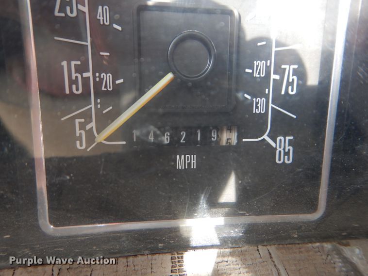 image for item DH4289 1984 Ford Econoline E350 box truck