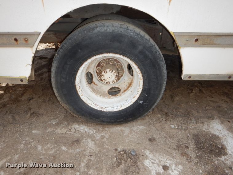 image for item DH4289 1984 Ford Econoline E350 box truck