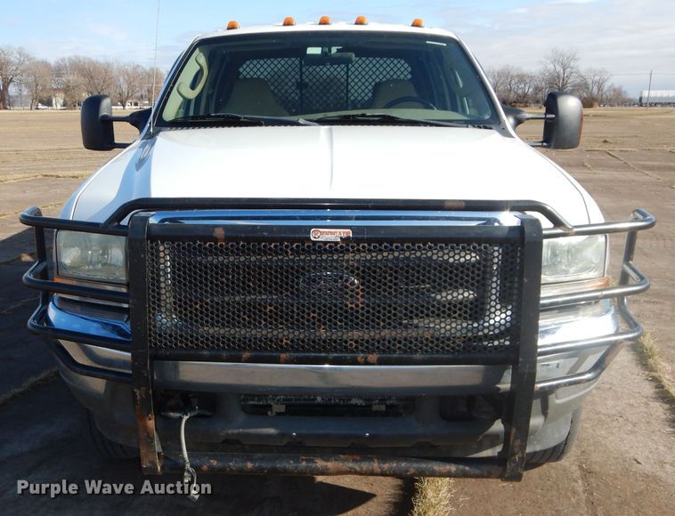 image for item DH4294 2004 Ford F350 Super Duty Crew Cab utility bed pickup truck