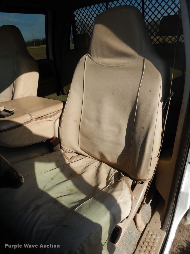 image for item DH4294 2004 Ford F350 Super Duty Crew Cab utility bed pickup truck