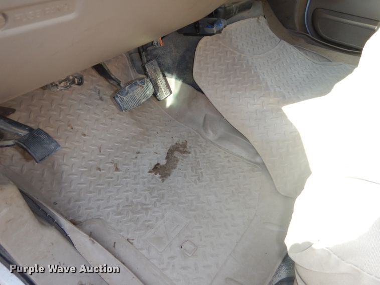 image for item DH4294 2004 Ford F350 Super Duty Crew Cab utility bed pickup truck