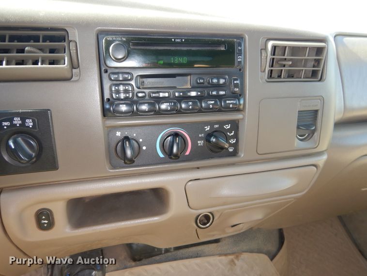 image for item DH4294 2004 Ford F350 Super Duty Crew Cab utility bed pickup truck