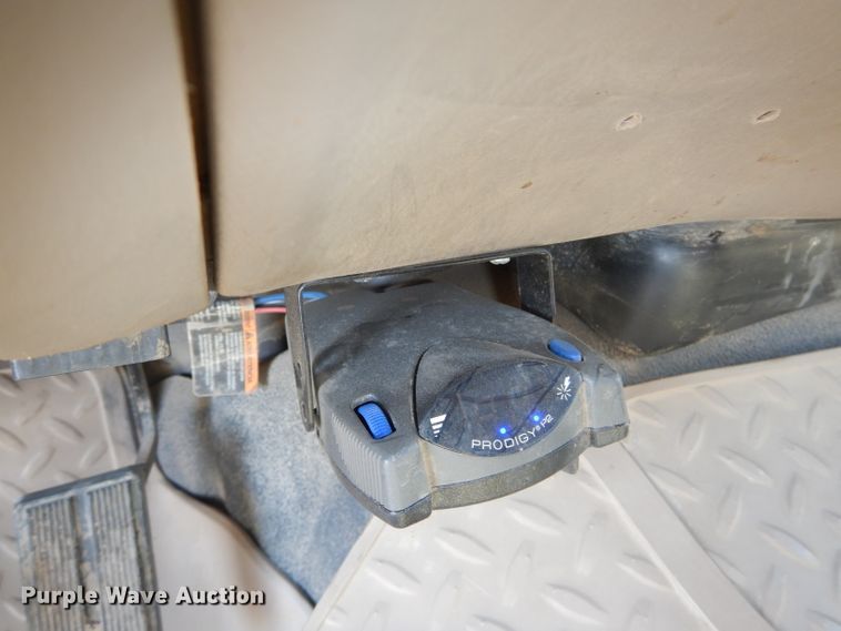 image for item DH4294 2004 Ford F350 Super Duty Crew Cab utility bed pickup truck