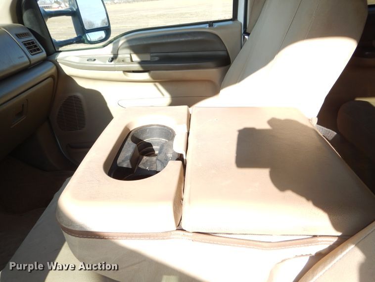 image for item DH4294 2004 Ford F350 Super Duty Crew Cab utility bed pickup truck