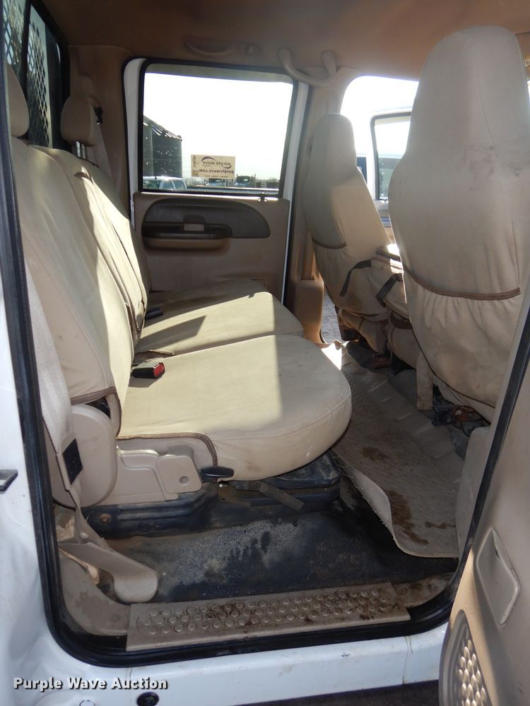 image for item DH4294 2004 Ford F350 Super Duty Crew Cab utility bed pickup truck