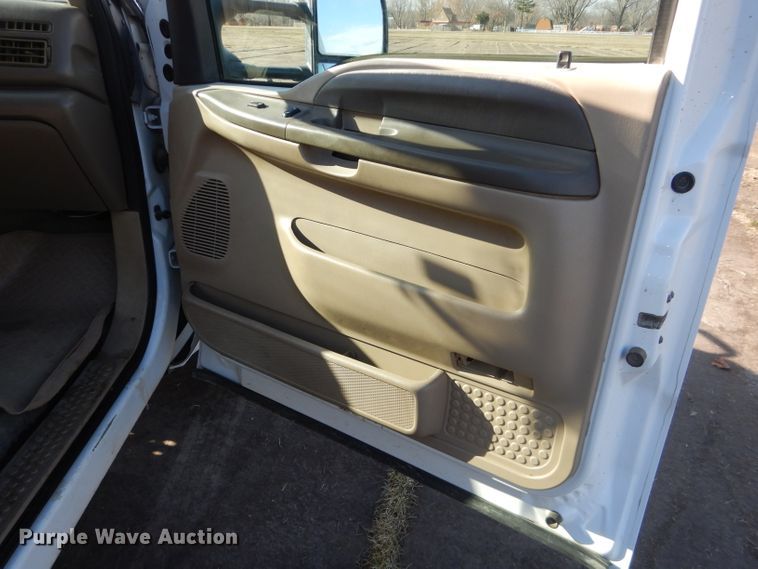 image for item DH4294 2004 Ford F350 Super Duty Crew Cab utility bed pickup truck