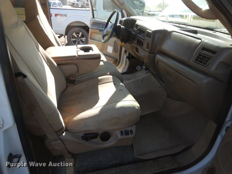 image for item DH4294 2004 Ford F350 Super Duty Crew Cab utility bed pickup truck