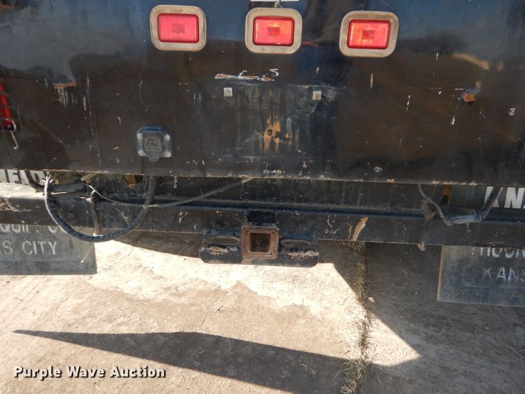 image for item DH4294 2004 Ford F350 Super Duty Crew Cab utility bed pickup truck