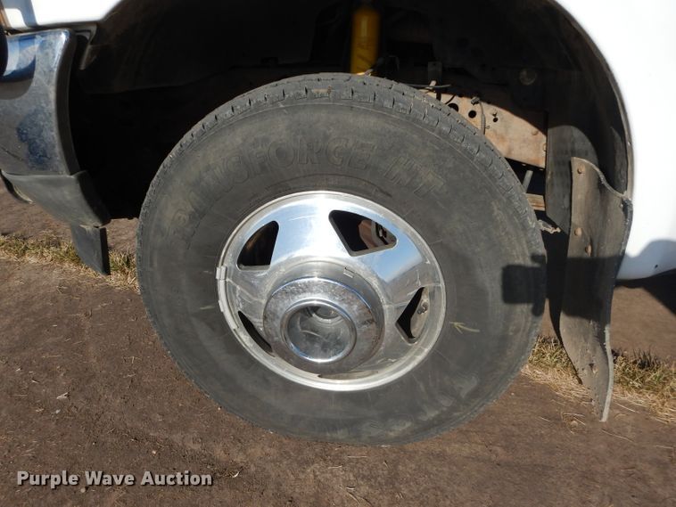 image for item DH4294 2004 Ford F350 Super Duty Crew Cab utility bed pickup truck