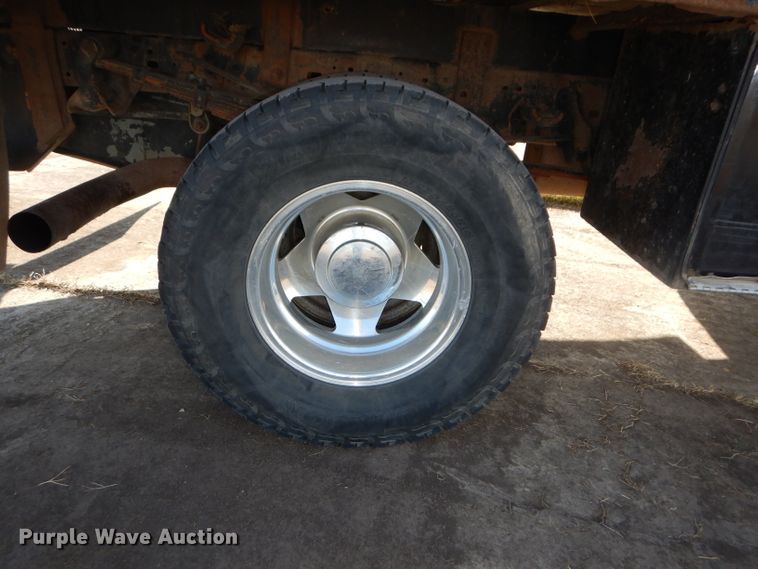 image for item DH4294 2004 Ford F350 Super Duty Crew Cab utility bed pickup truck