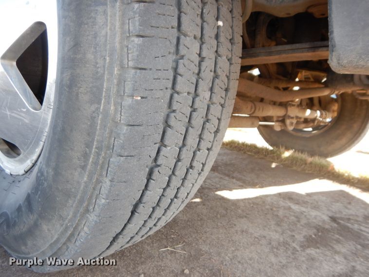 image for item DH4294 2004 Ford F350 Super Duty Crew Cab utility bed pickup truck