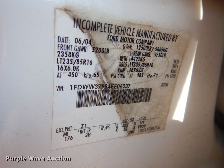 image for item DH4294 2004 Ford F350 Super Duty Crew Cab utility bed pickup truck