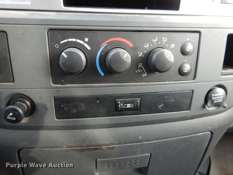 image for item DH5013 2008 Dodge Ram 1500 Quad Cab pickup truck