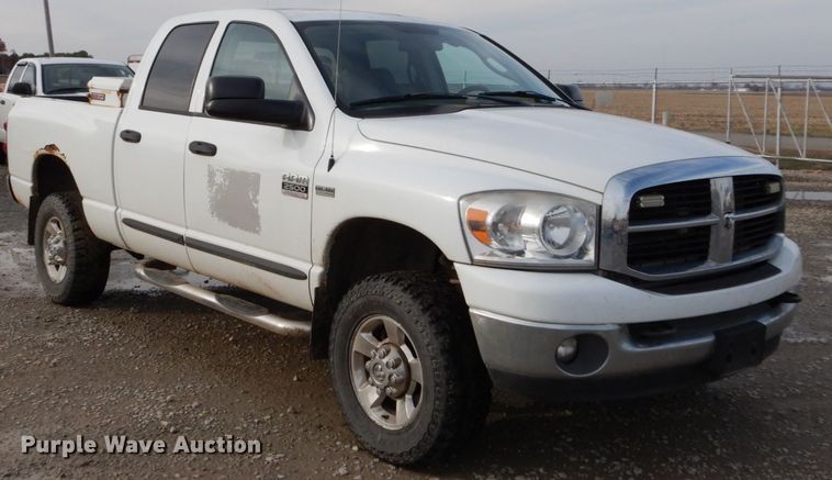 image for item DH5014 2007 Dodge Ram 2500 Quad Cab pickup truck