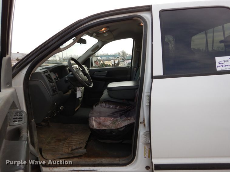 image for item DH5014 2007 Dodge Ram 2500 Quad Cab pickup truck