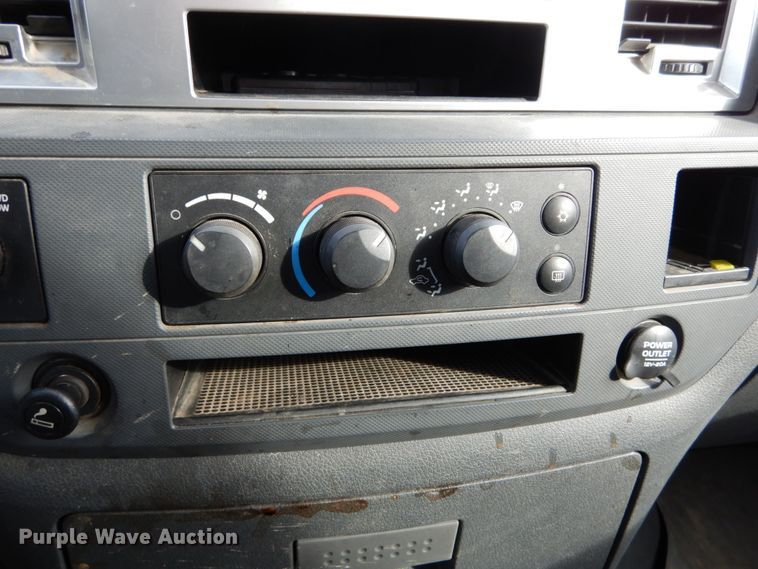 image for item DH5014 2007 Dodge Ram 2500 Quad Cab pickup truck