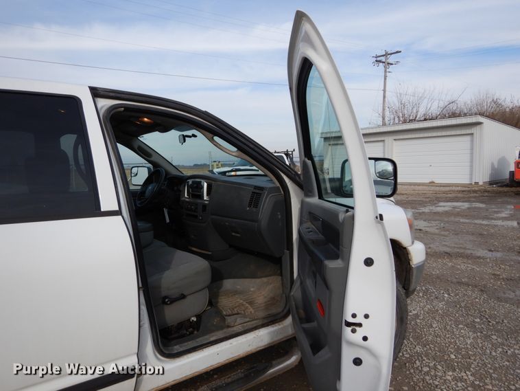 image for item DH5014 2007 Dodge Ram 2500 Quad Cab pickup truck