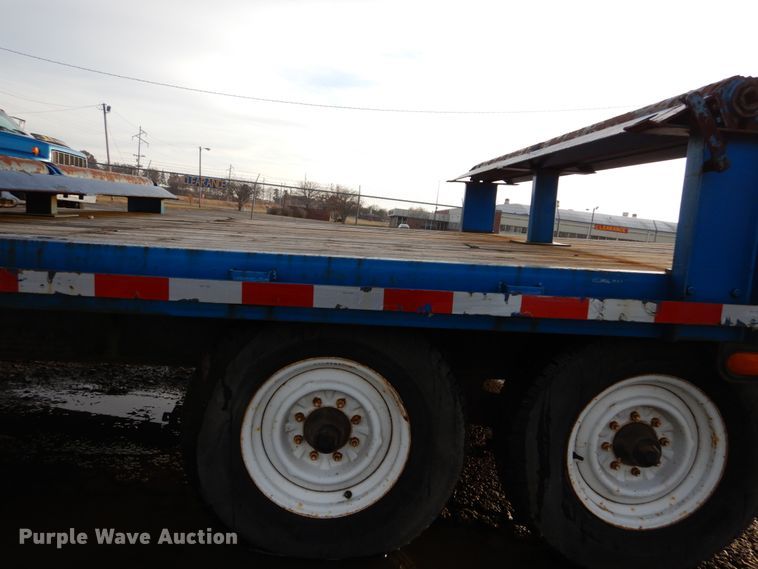 image for item DH5016 2005 Central Equipment flatbed trailer