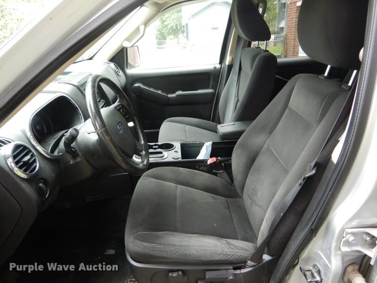 image for item DH6229 2010 Ford Explorer XLT SUV