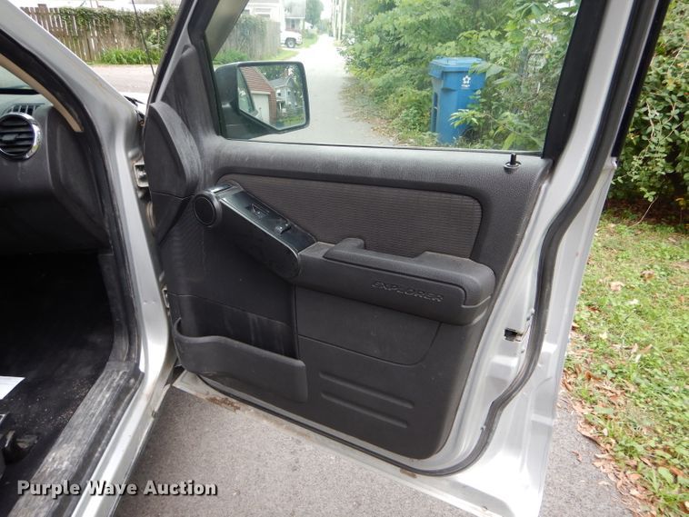 image for item DH6229 2010 Ford Explorer XLT SUV