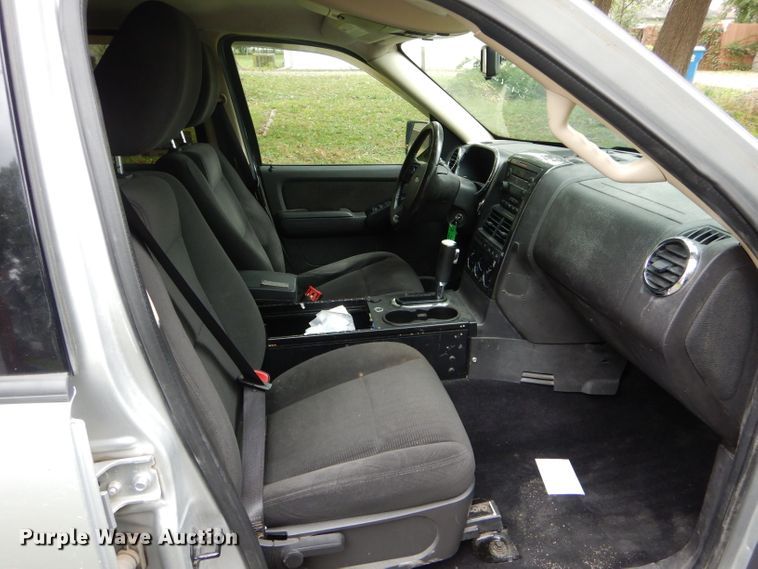 image for item DH6229 2010 Ford Explorer XLT SUV