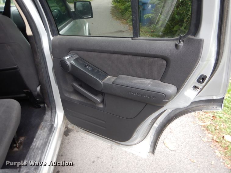 image for item DH6229 2010 Ford Explorer XLT SUV