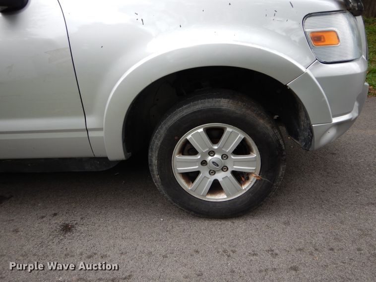 image for item DH6229 2010 Ford Explorer XLT SUV