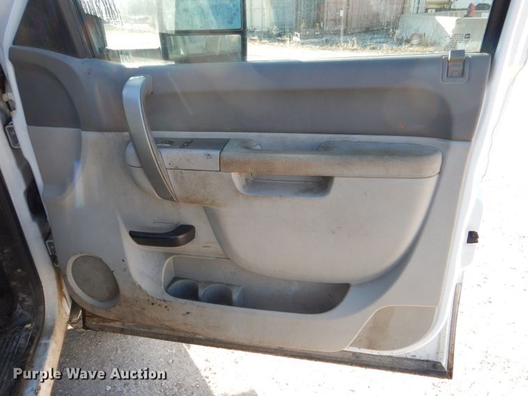 image for item DH6948 2012 GMC Sierra 2500HD Crew Cab pickup truck